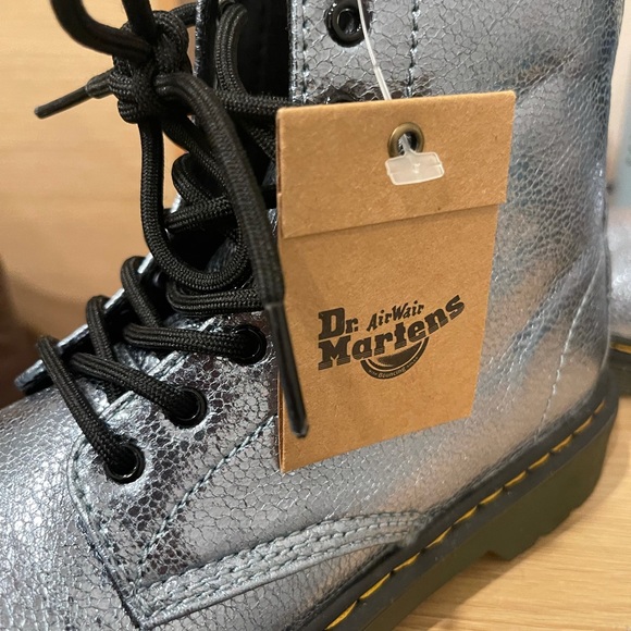 DcMartens Airwair - Picture 5 of 7